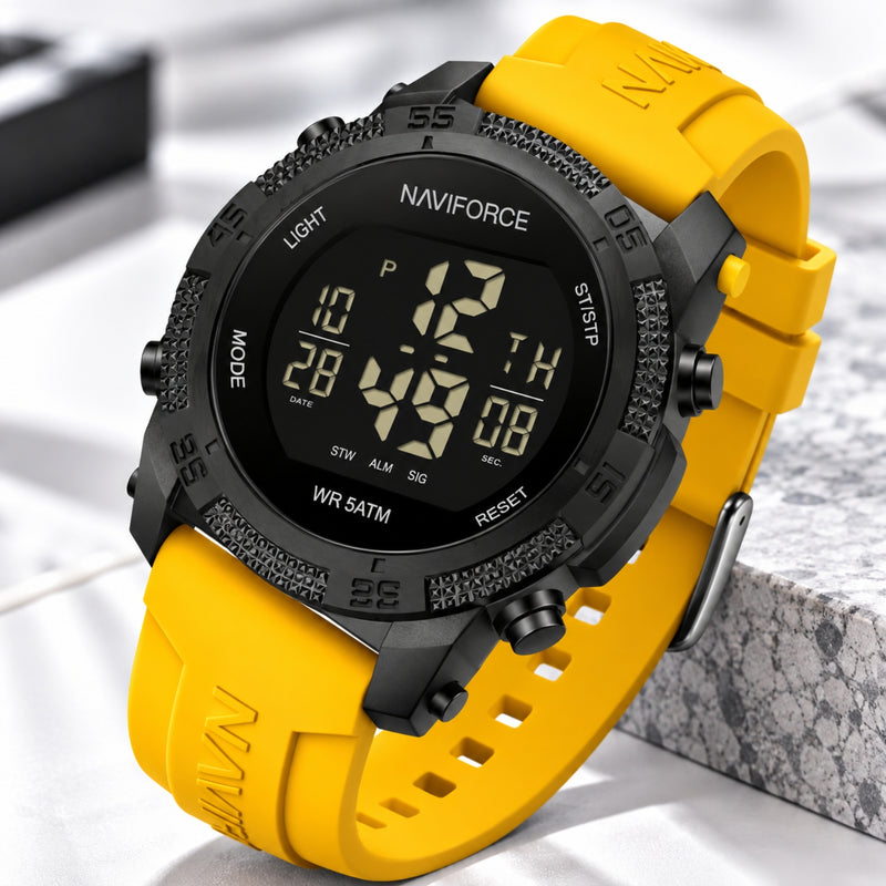 Naviforce Reloj Digital Amarillo con Detalles Negros, Correa de Silicona, Diámetro de 45 mm, Cristal Acrílico HD y Resistencia al Agua 5 ATM.