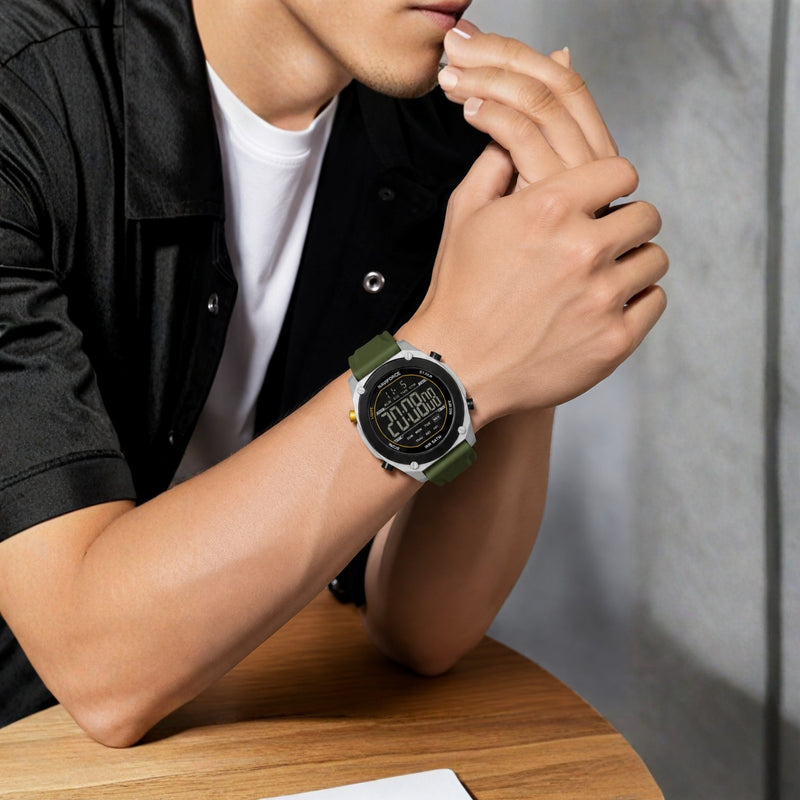 Naviforce Reloj Digital Verde con Correa de Silicona, Diámetro de 48 mm, Cristal Acrílico HD y Resistencia al Agua 5 ATM.