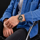 Naviforce Reloj Cronógrafo Negro con Detalles Plateados y Correa de Acero Inoxidable, Diámetro de 42 mm, Cristal Mineral Endurecido y Resistencia al Agua 3 ATM.