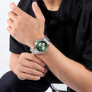 Naviforce Reloj de Cuarzo Verde y Plateado 3 ATM con Cronógrafo, Correa de Acero Inoxidable y Diámetro de 42mm.