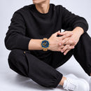 Naviforce Reloj Analógico y Digital Dorado con Esfera Azul y Correa Marrón Oscuro de Cuero Genuino, Diámetro de 46 mm, Cristal Mineral Endurecido y Resistencia al Agua 3 ATM.