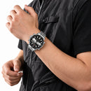 Naviforce Reloj Analógico y Digital Negro con Detalles Plateados y Correa de Acero Inoxidable, Diámetro de 47 mm, Cristal Mineral Endurecido y Resistencia al Agua 3 ATM.