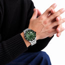 Naviforce Reloj de Cuarzo Verde y Plateado 3 ATM con Calendario, Correa de Acero Inoxidable y Diámetro de 42mm.
