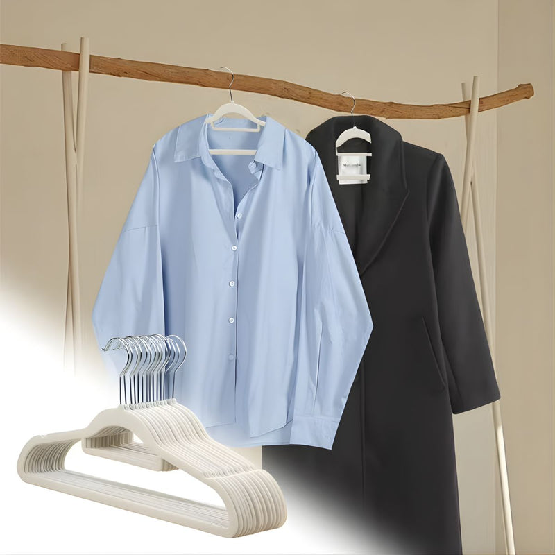 Perchas Ganchos Aterciopeladas Antideslizantes Para Ropa. Resistentes de material velvet aterciopelado gamuza Multiuso Para Clóset. Color Blanco (Pack De 10 unidades).