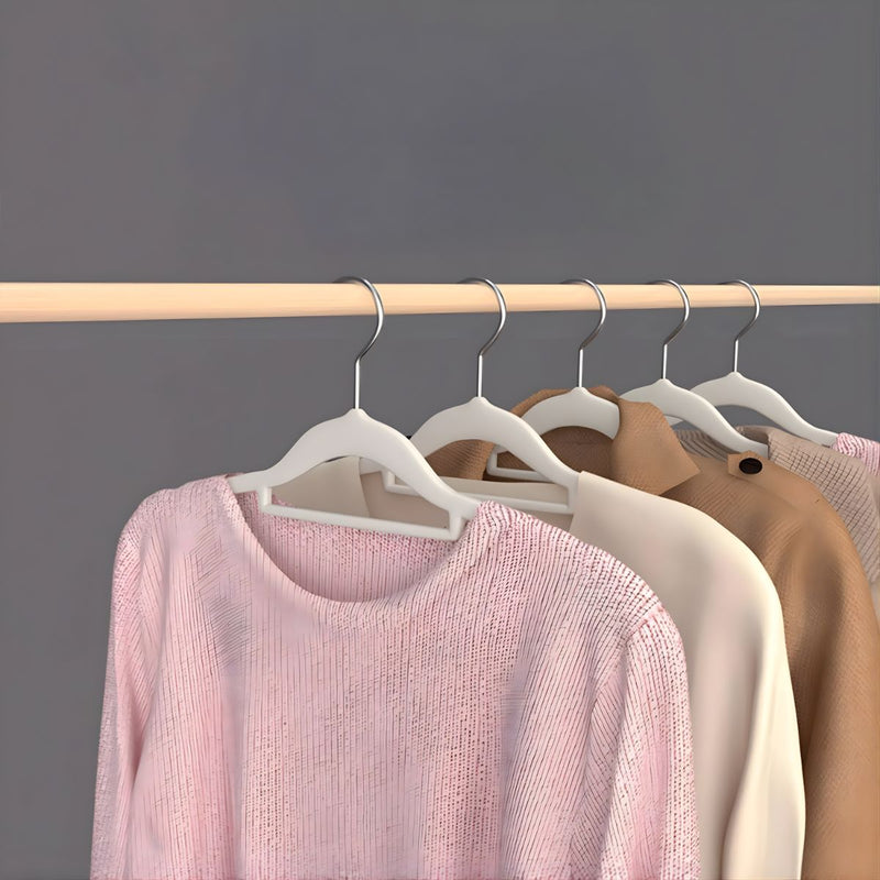 Perchas Ganchos Aterciopeladas Antideslizantes Para Ropa. Resistentes de material velvet aterciopelado gamuza Multiuso Para Clóset. Color Blanco (Pack De 10 unidades).