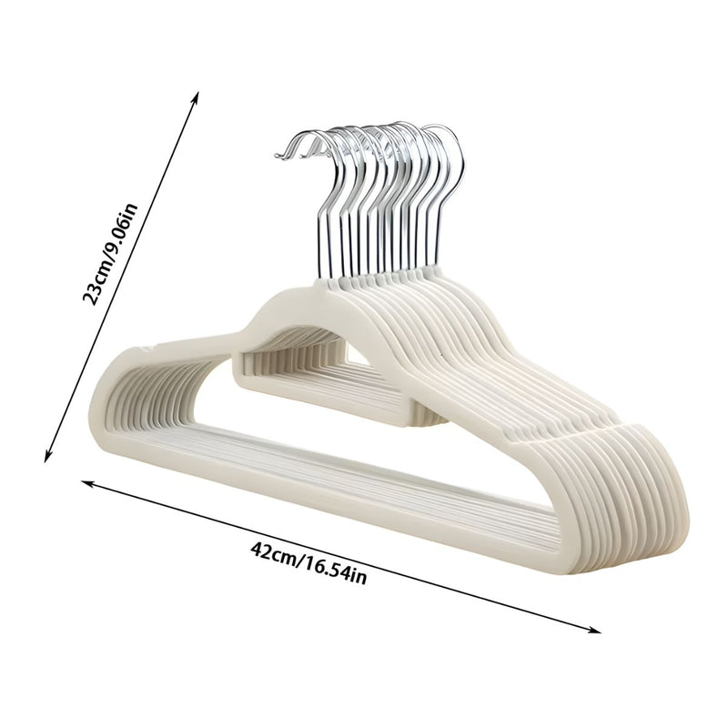 Perchas Ganchos Aterciopeladas Antideslizantes Para Ropa. Resistentes de material velvet aterciopelado gamuza Multiuso Para Clóset. Color Blanco (Pack De 10 unidades).