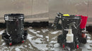 Base Rodante Para Cubeta De Detailing | Dolly Con Ruedas Y Porta Botellas Para Car Wash Lavado De Auto Con 5 Ruedas. Capacidad 250 Lb. Diámetro 45 Cm. Color Negro.