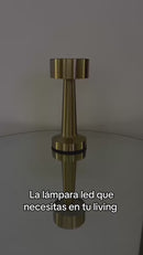 Lámpara LED De Mesa Portátil E Inalámbrica. Diseño Retro. Control Táctil Para 3 Niveles De Luz. Color Plateado. Usado En Restaurantes