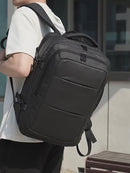 Mochila De Viaje Impermeable Antirrobo Para Laptop 15.6”. Backpack Morral Con Compartimentos Organizados Y De Gran Capacidad. Color Gris.