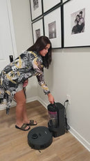 Robot Aspirador Eureka E20 Plus Blanco 8000Pa Con Estación Automática Sin Bolsa, Trapeador Y Mapeo IA 3D, Apto Para Mascotas Corte Pelo Automático