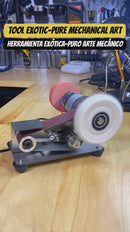 Lijadora De Banda 9000RPM Con Motor 775 De Doble Eje. Afilador De Herramientas 110V Con Control De 7 Velocidades. Incluye 30 Bandas De Lija Y Accesorios.